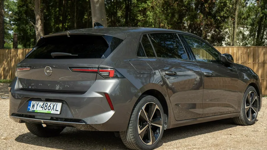 OPEL Astra -