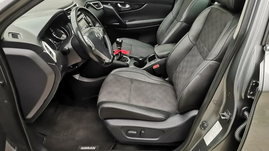 NISSAN Qashqai -