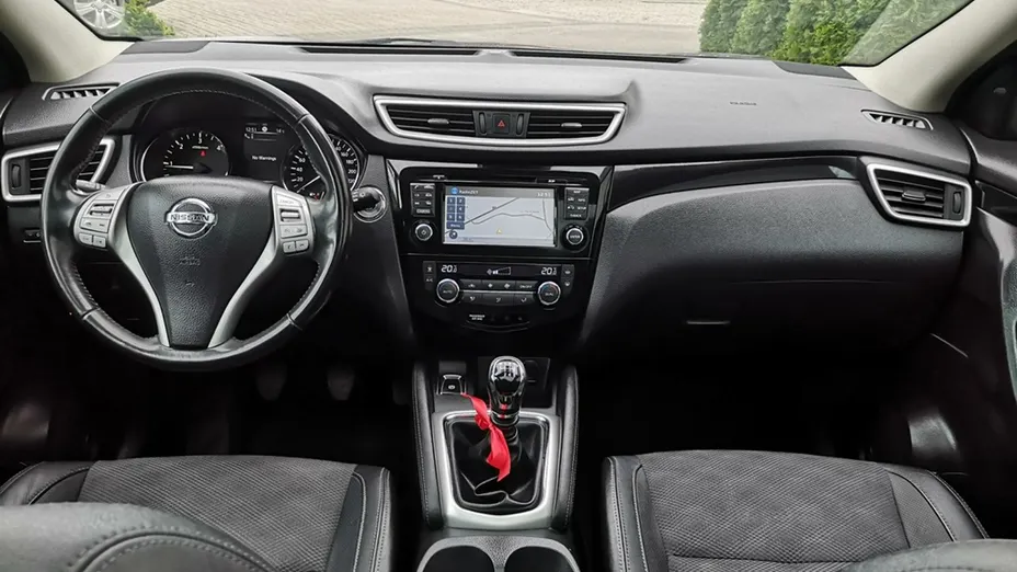 NISSAN Qashqai -