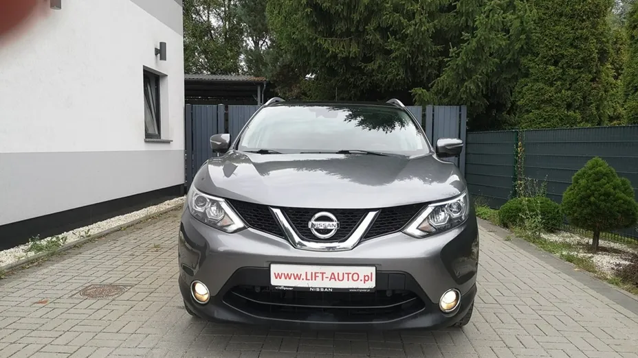 NISSAN Qashqai -