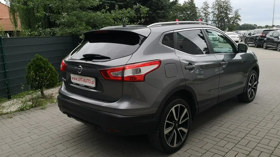 NISSAN Qashqai -