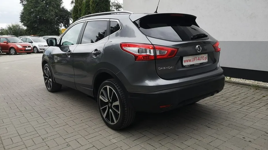 NISSAN Qashqai -