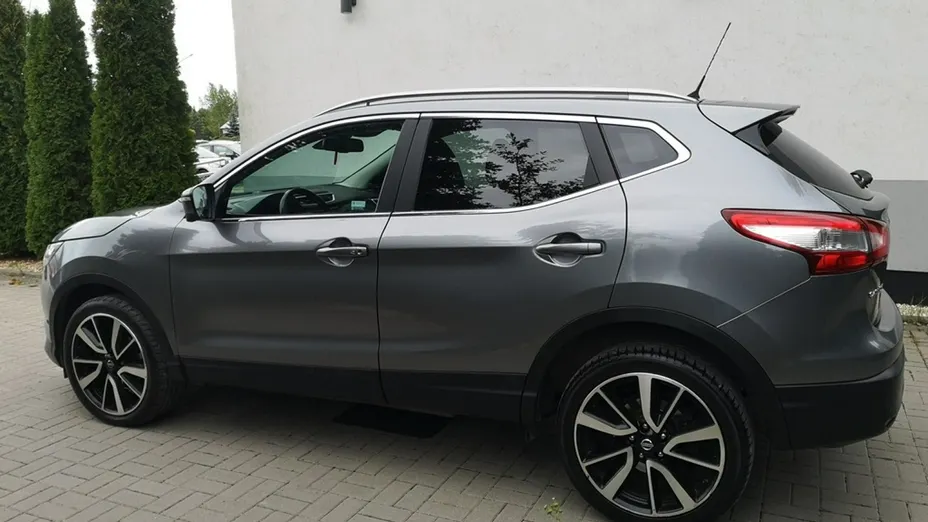NISSAN Qashqai -