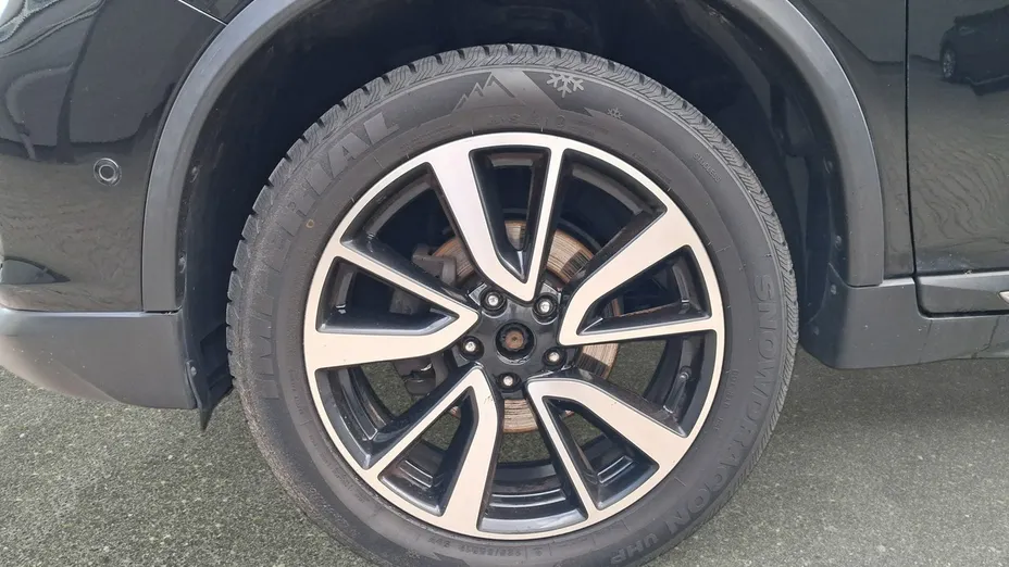 NISSAN X-Trail -