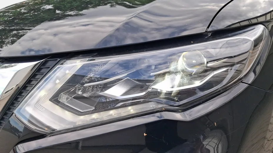 NISSAN X-Trail -