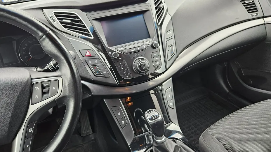HYUNDAI i40 -