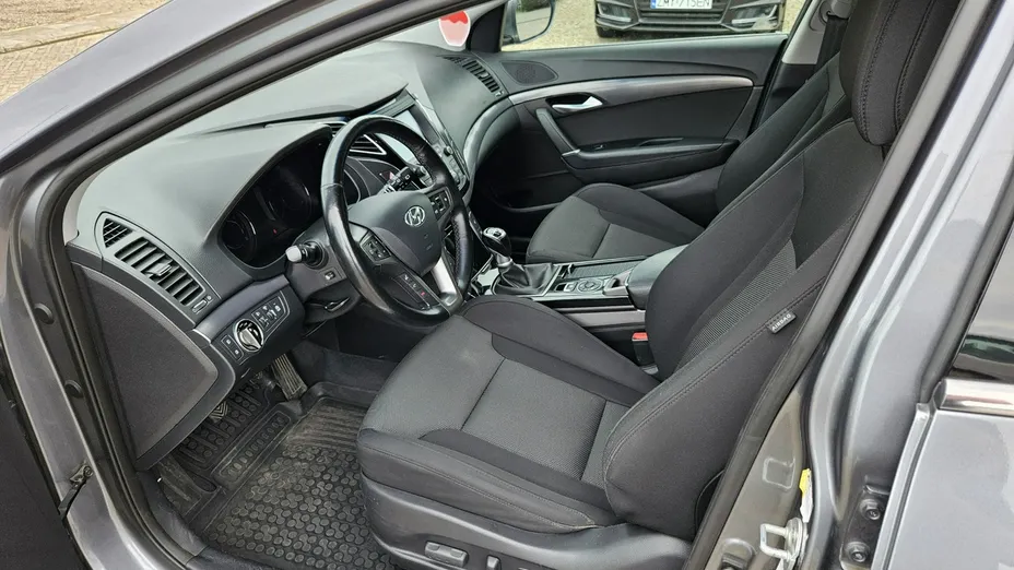 HYUNDAI i40 -