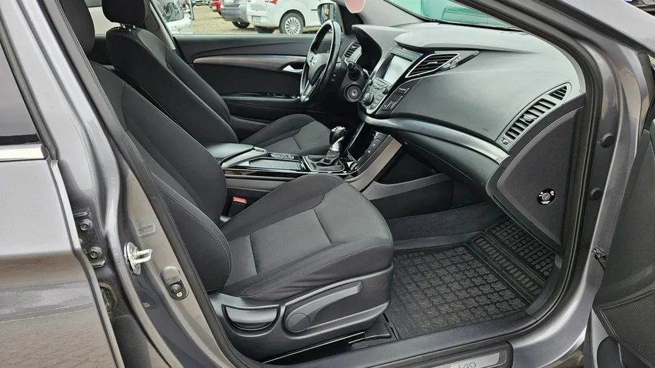 HYUNDAI i40 -