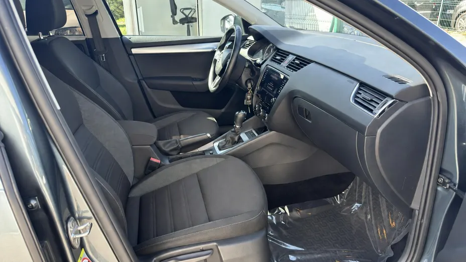 SKODA Octavia -