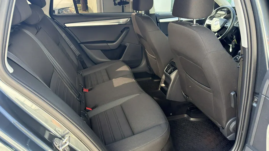 SKODA Octavia -