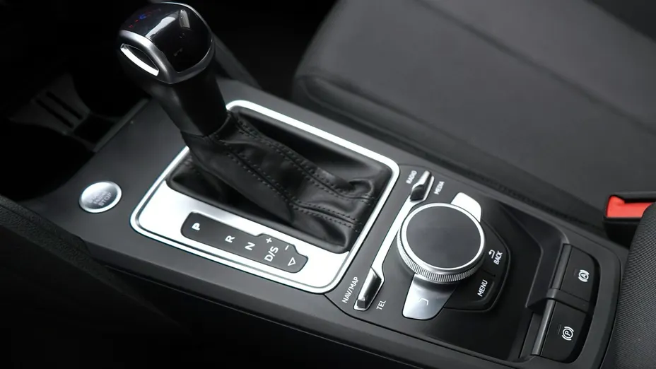 AUDI Q2 -