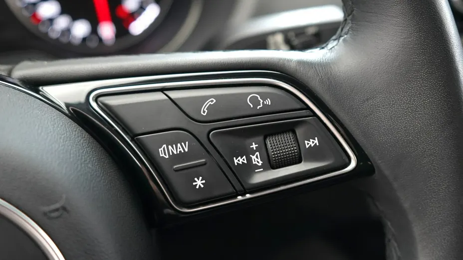 AUDI Q2 -