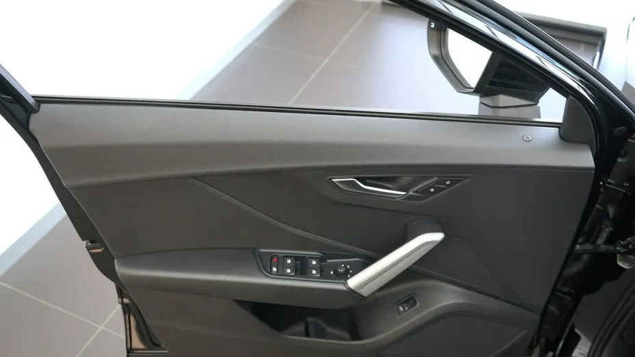 AUDI Q2 -