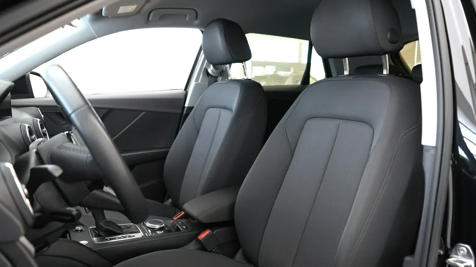 AUDI Q2 -