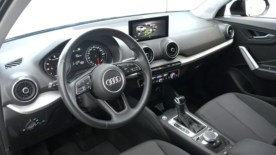 AUDI Q2 -