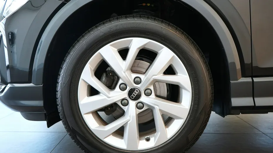 AUDI Q2 -