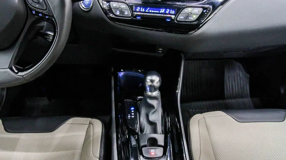 TOYOTA C-HR -