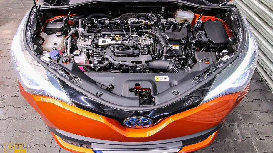 TOYOTA C-HR -