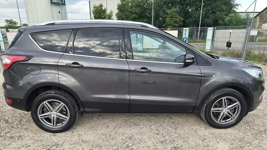 FORD Kuga -