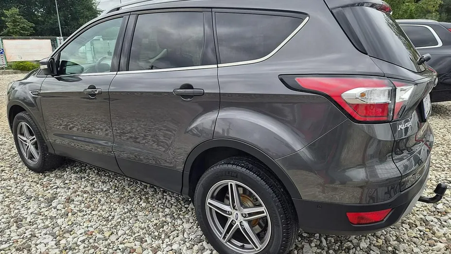 FORD Kuga -