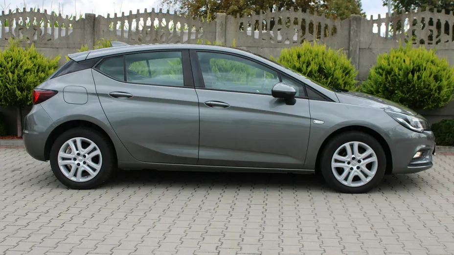 OPEL Astra -