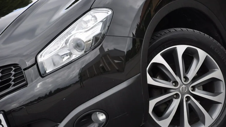 NISSAN Qashqai -