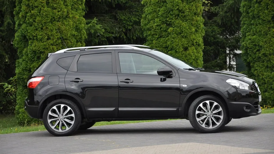 NISSAN Qashqai -