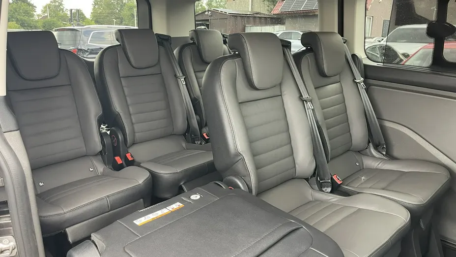 FORD Tourneo Custom -