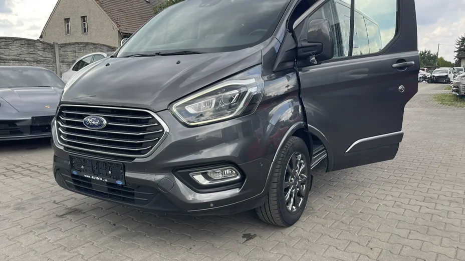 FORD Tourneo Custom -