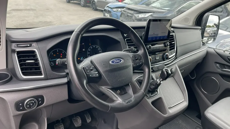 FORD Tourneo Custom -