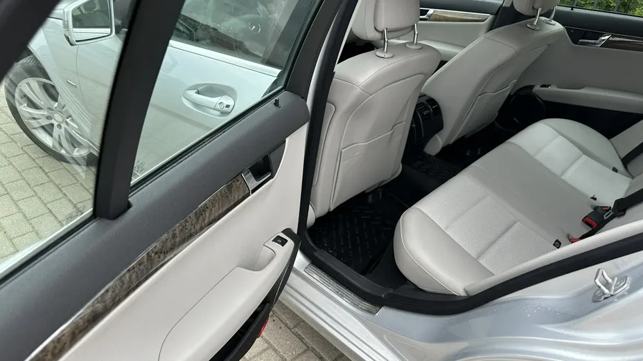 MERCEDES-BENZ C Klasa -