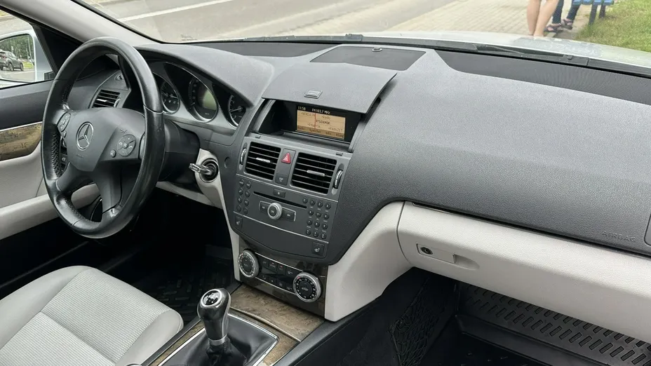 MERCEDES-BENZ C Klasa -