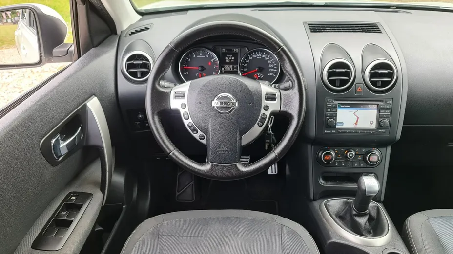 NISSAN Qashqai -