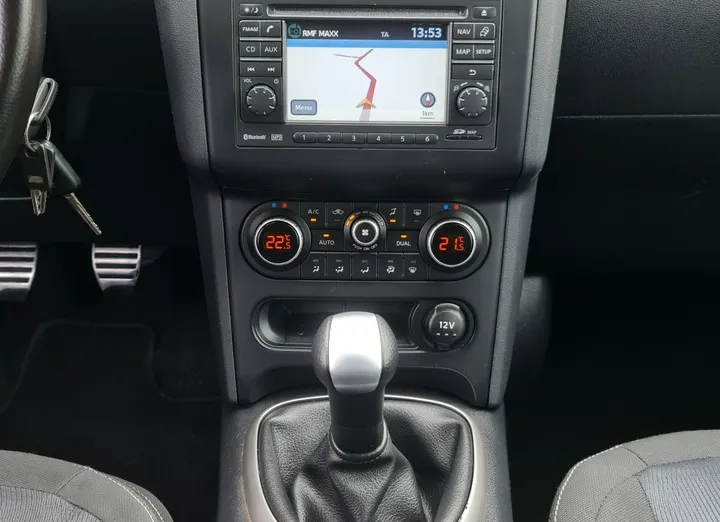 NISSAN Qashqai -