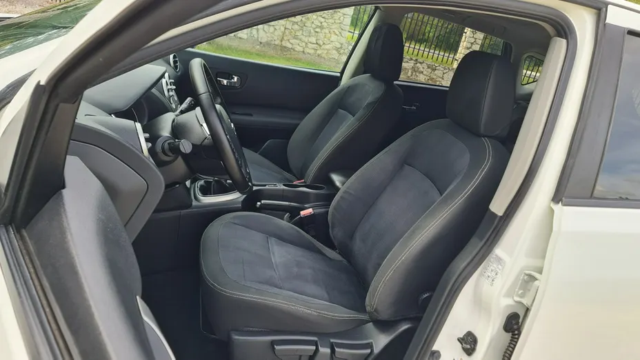 NISSAN Qashqai -