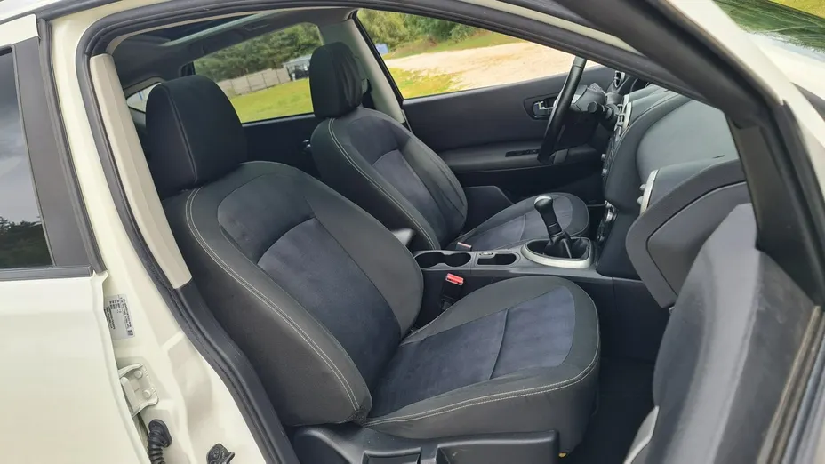 NISSAN Qashqai -