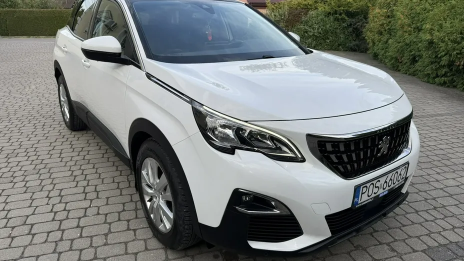 PEUGEOT 3008 -