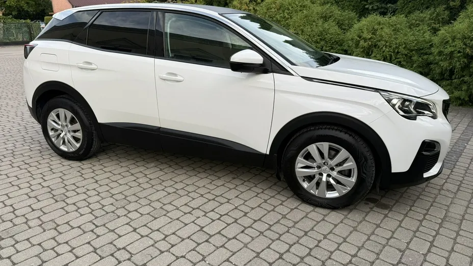 PEUGEOT 3008 -