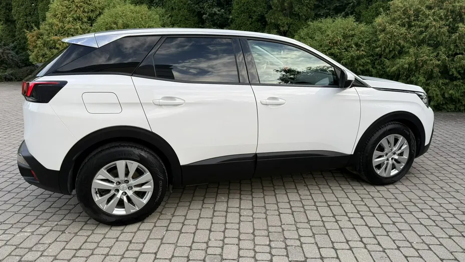 PEUGEOT 3008 -