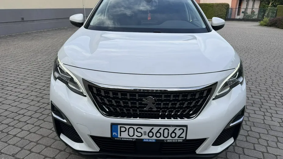 PEUGEOT 3008 -