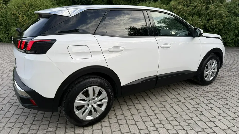 PEUGEOT 3008 -