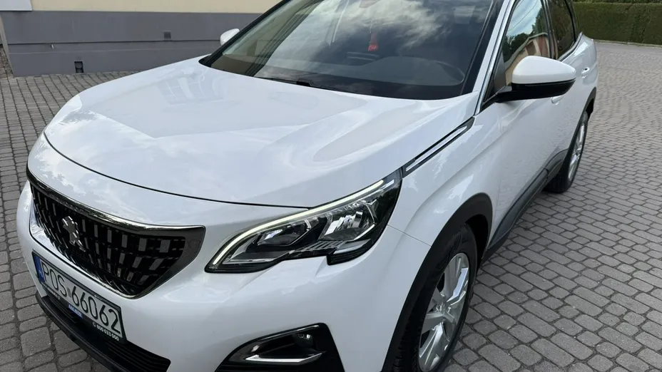 PEUGEOT 3008 -