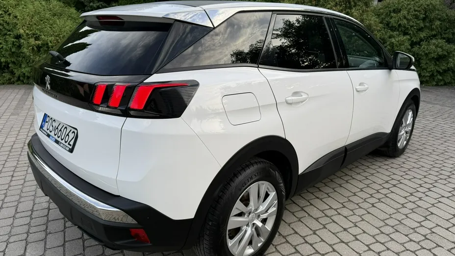 PEUGEOT 3008 -