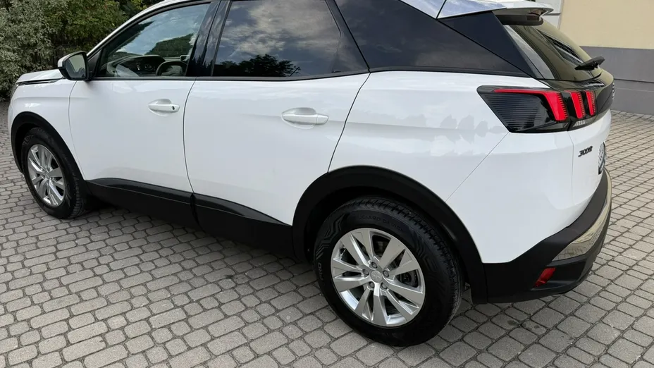 PEUGEOT 3008 -