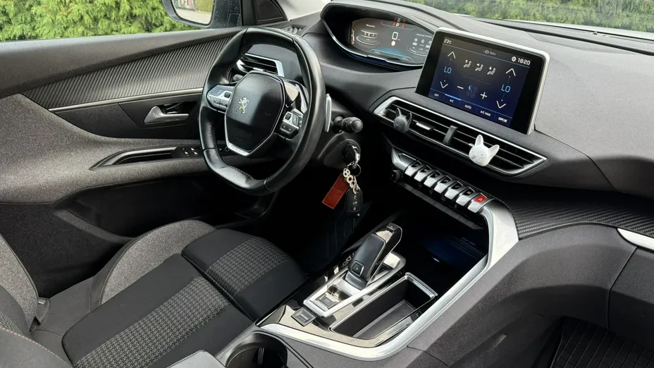 PEUGEOT 3008 -