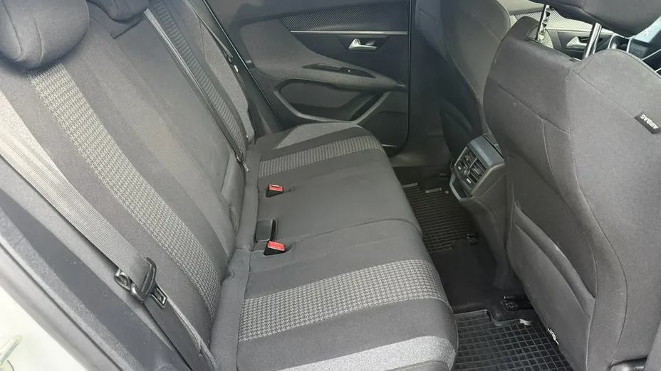 PEUGEOT 3008 -