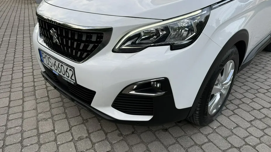 PEUGEOT 3008 -