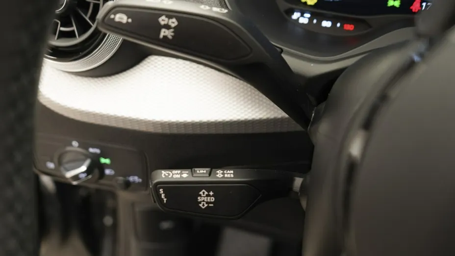 AUDI Q2 -