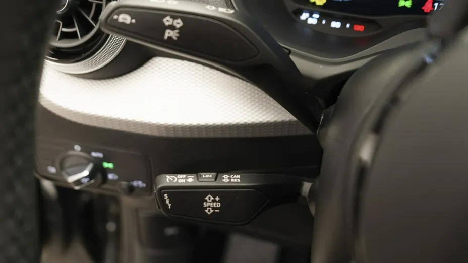 AUDI Q2 -