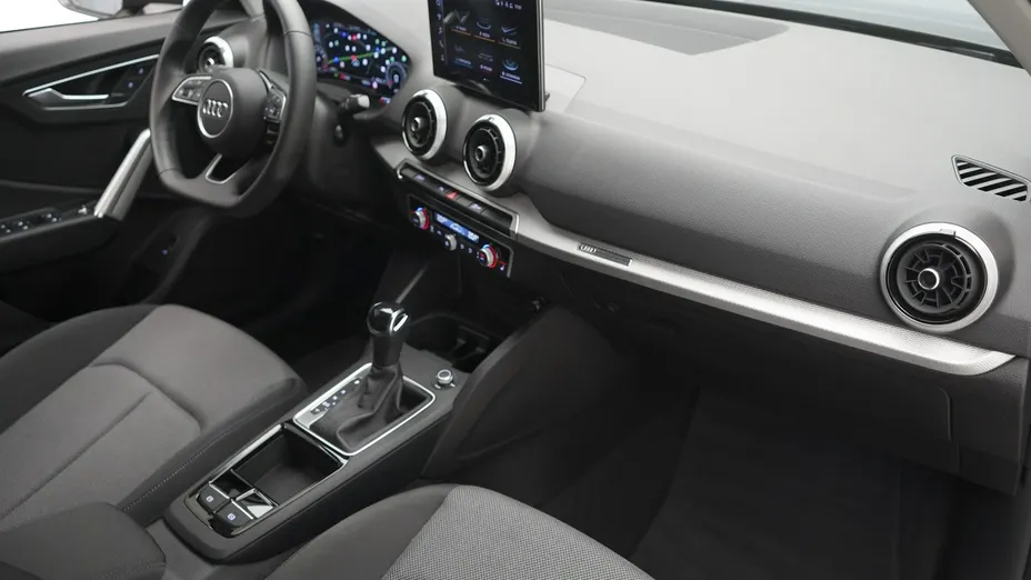 AUDI Q2 -